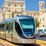 איך רכבת קלה ותחבורה ציבורית משפיעות על נדל_ן מסחרי